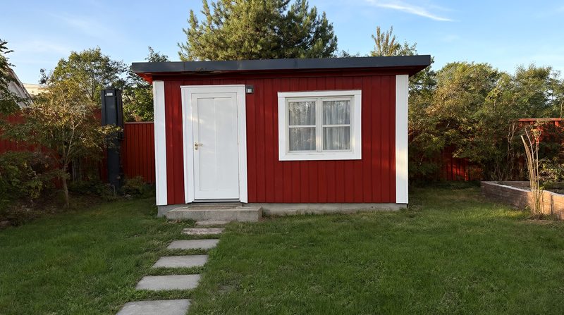 Målning av plank, staket och carport